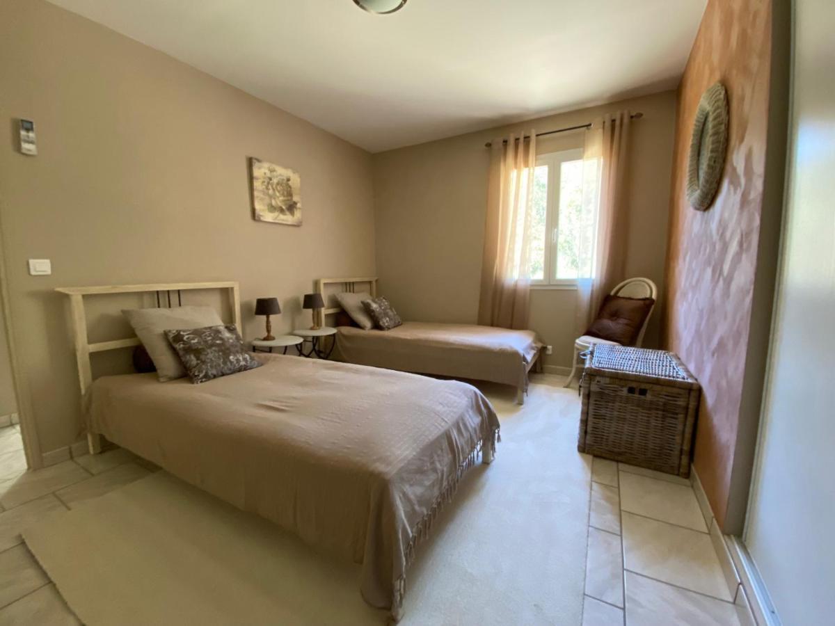 L'Eveil En Provence Bed & Breakfast Entrecasteaux ภายนอก รูปภาพ