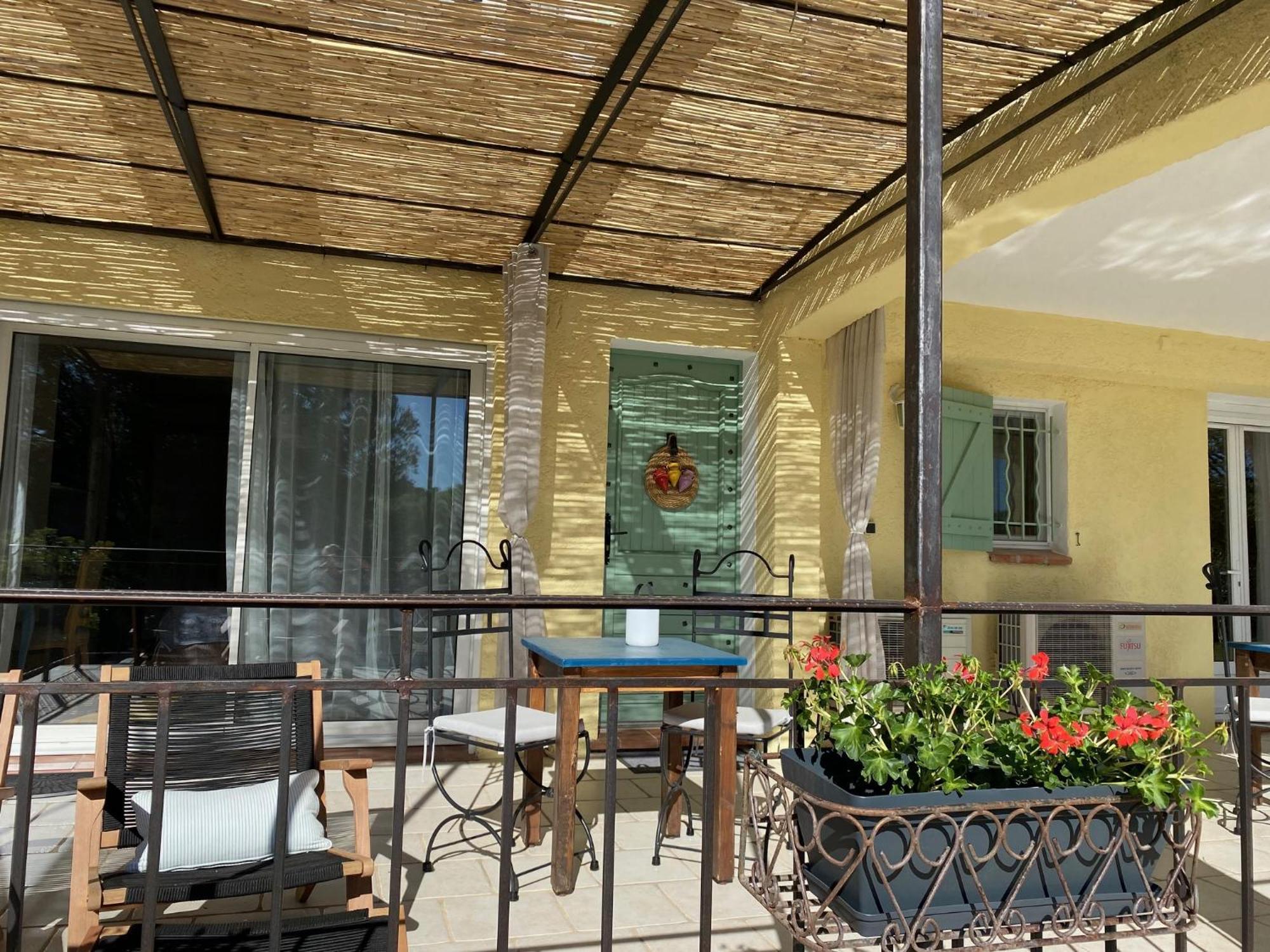 L'Eveil En Provence Bed & Breakfast Entrecasteaux ห้อง รูปภาพ